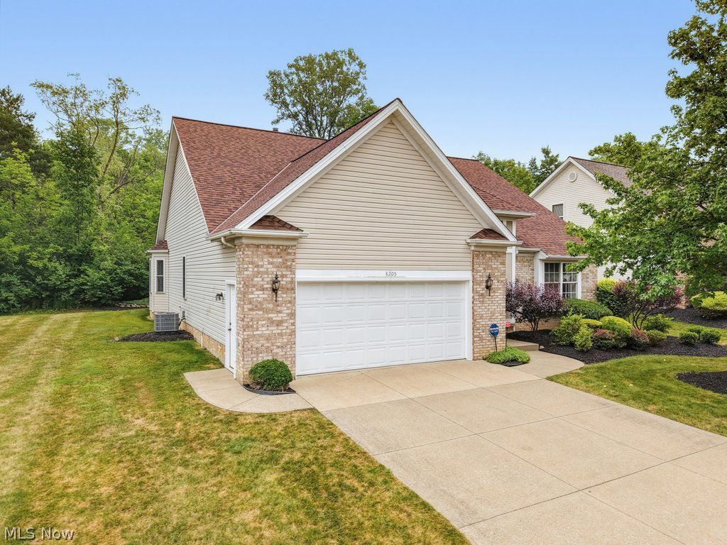 8205 Versailles Place Macedonia OH 44056