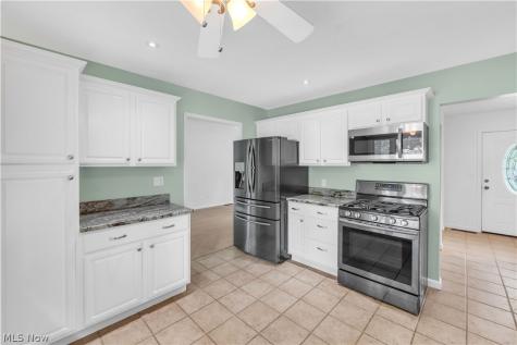 6210 Mills Creek Lane North Ridgeville OH 44039