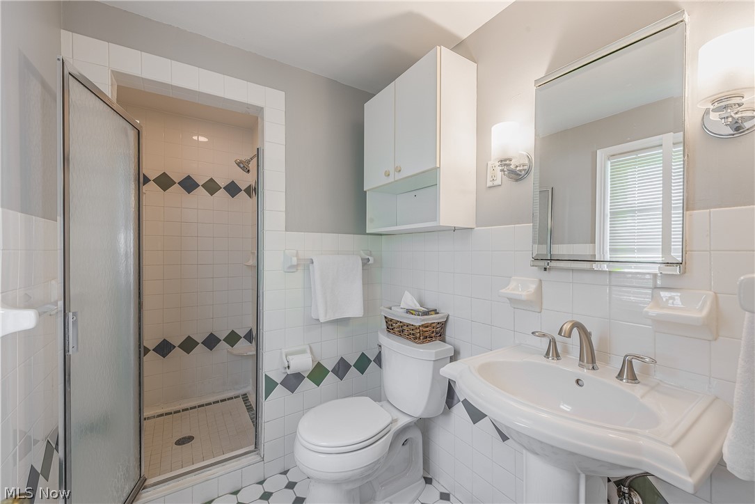 22532 Byron Road Shaker Heights OH 44122