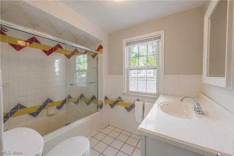 22532 Byron Road Shaker Heights OH 44122