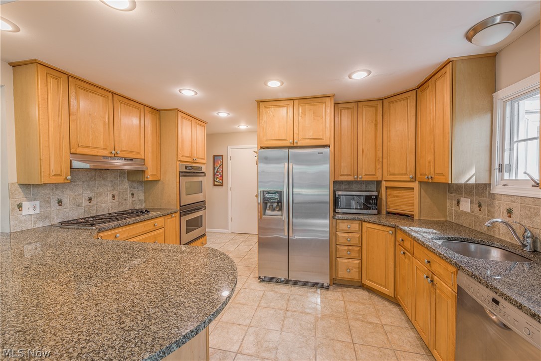 22532 Byron Road Shaker Heights OH 44122