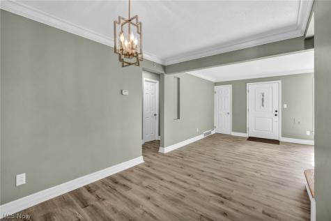 7198 Greenleaf Avenue Parma OH 44130