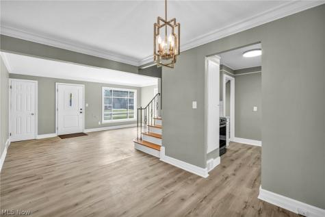 7198 Greenleaf Avenue Parma OH 44130