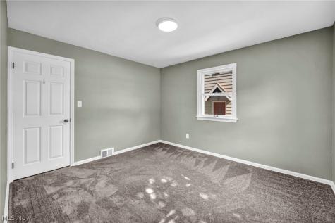 7198 Greenleaf Avenue Parma OH 44130
