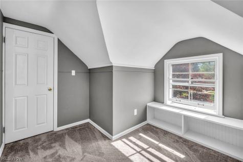 7198 Greenleaf Avenue Parma OH 44130