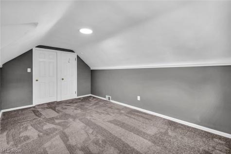 7198 Greenleaf Avenue Parma OH 44130