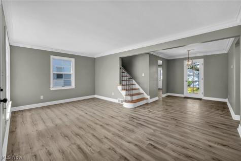7198 Greenleaf Avenue Parma OH 44130