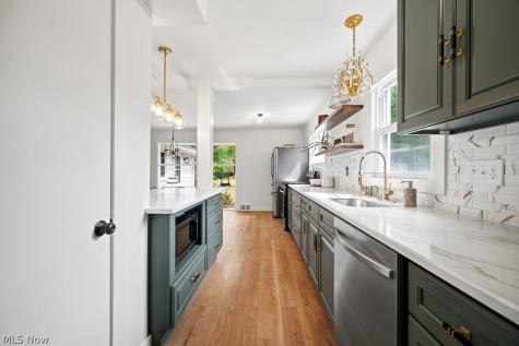 4697 Canterbury Road North Olmsted OH 44070