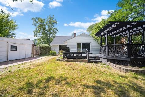 4697 Canterbury Road North Olmsted OH 44070