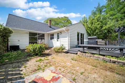 4697 Canterbury Road North Olmsted OH 44070