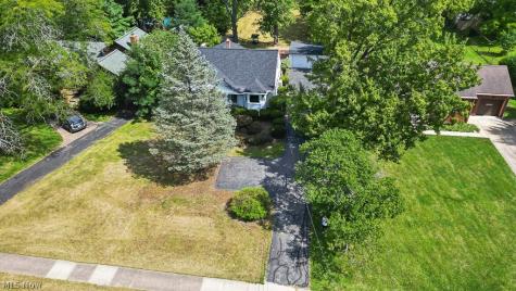 4697 Canterbury Road North Olmsted OH 44070