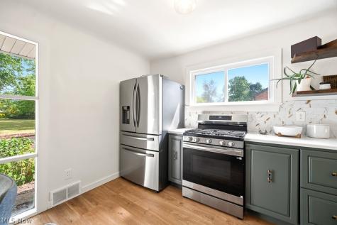 4697 Canterbury Road North Olmsted OH 44070