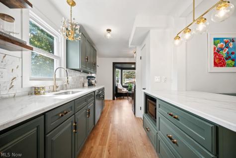 4697 Canterbury Road North Olmsted OH 44070