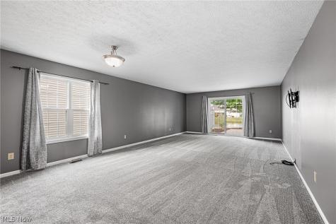 213 Westminster Way Elyria OH 44035