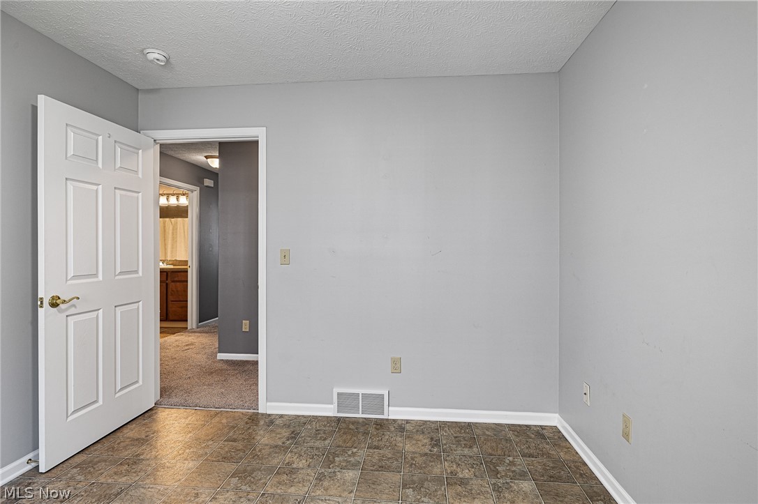 213 Westminster Way Elyria OH 44035