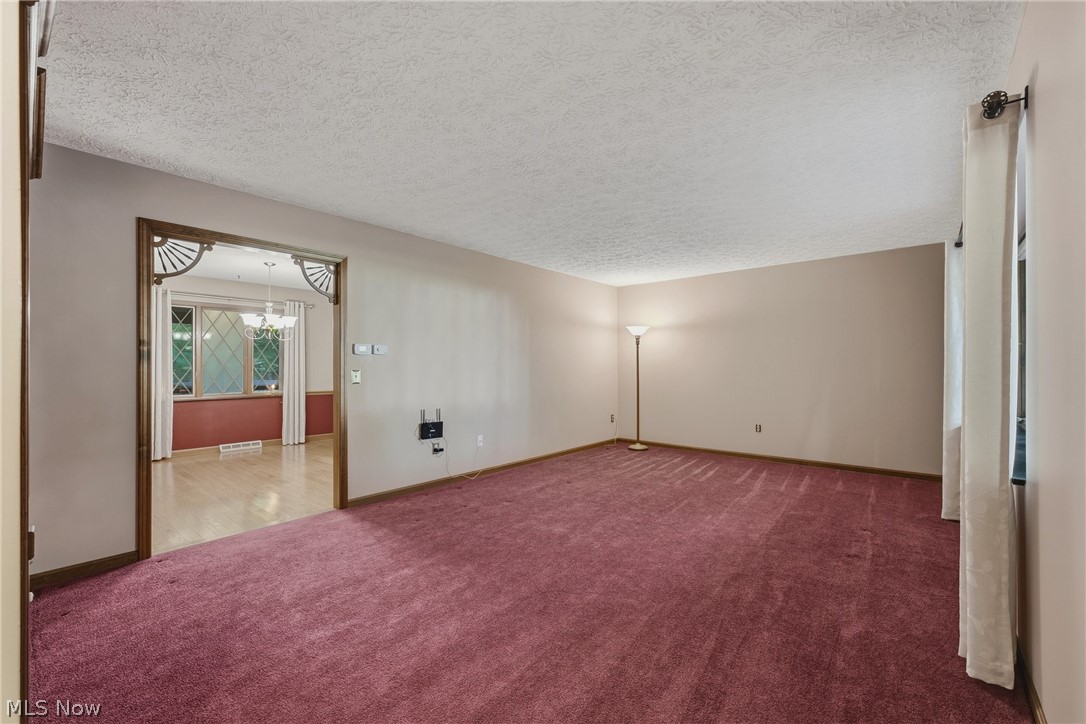 4837 Oak Knoll Avenue Newton Falls OH 44444