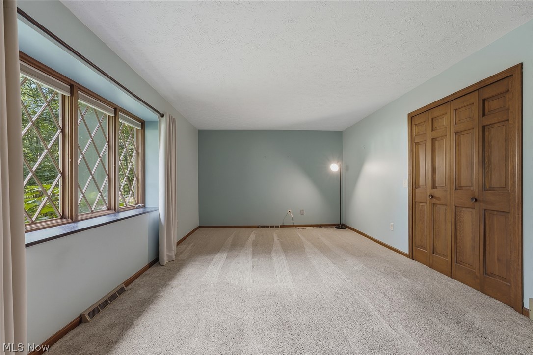4837 Oak Knoll Avenue Newton Falls OH 44444