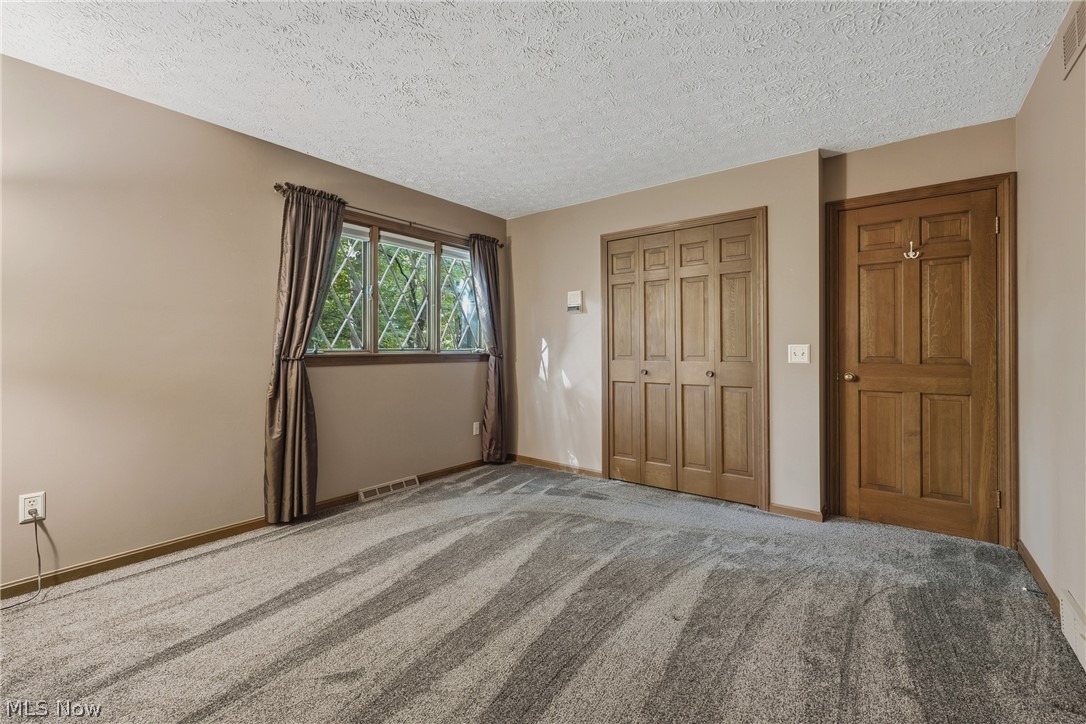 4837 Oak Knoll Avenue Newton Falls OH 44444