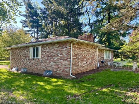 1591 Elberta Avenue SW North Canton OH 44709