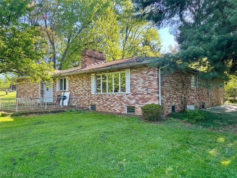 1591 Elberta Avenue SW North Canton OH 44709