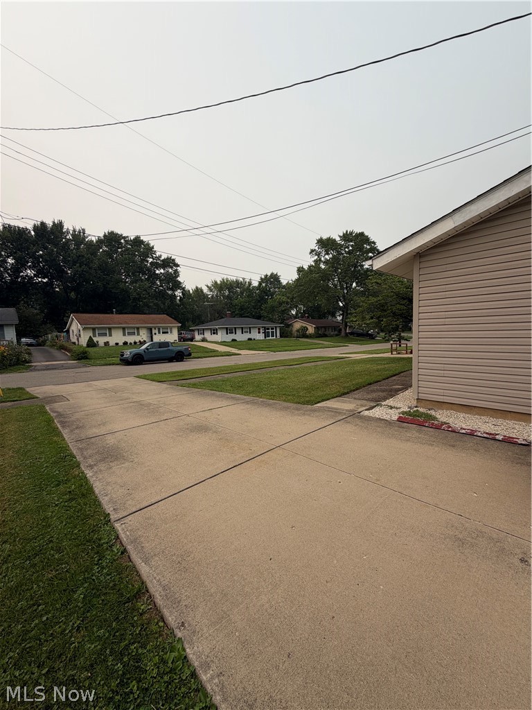 3334 Tanya Avenue NW Warren OH 44485