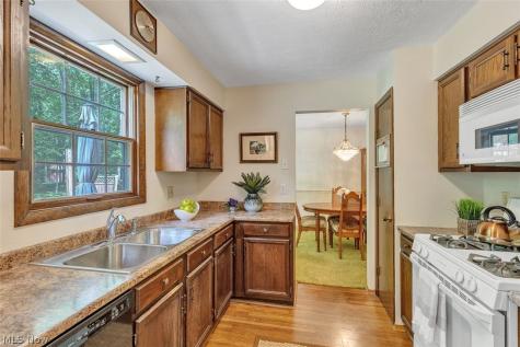5756 Dorothy Drive North Olmsted OH 44070