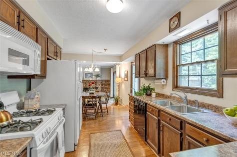 5756 Dorothy Drive North Olmsted OH 44070