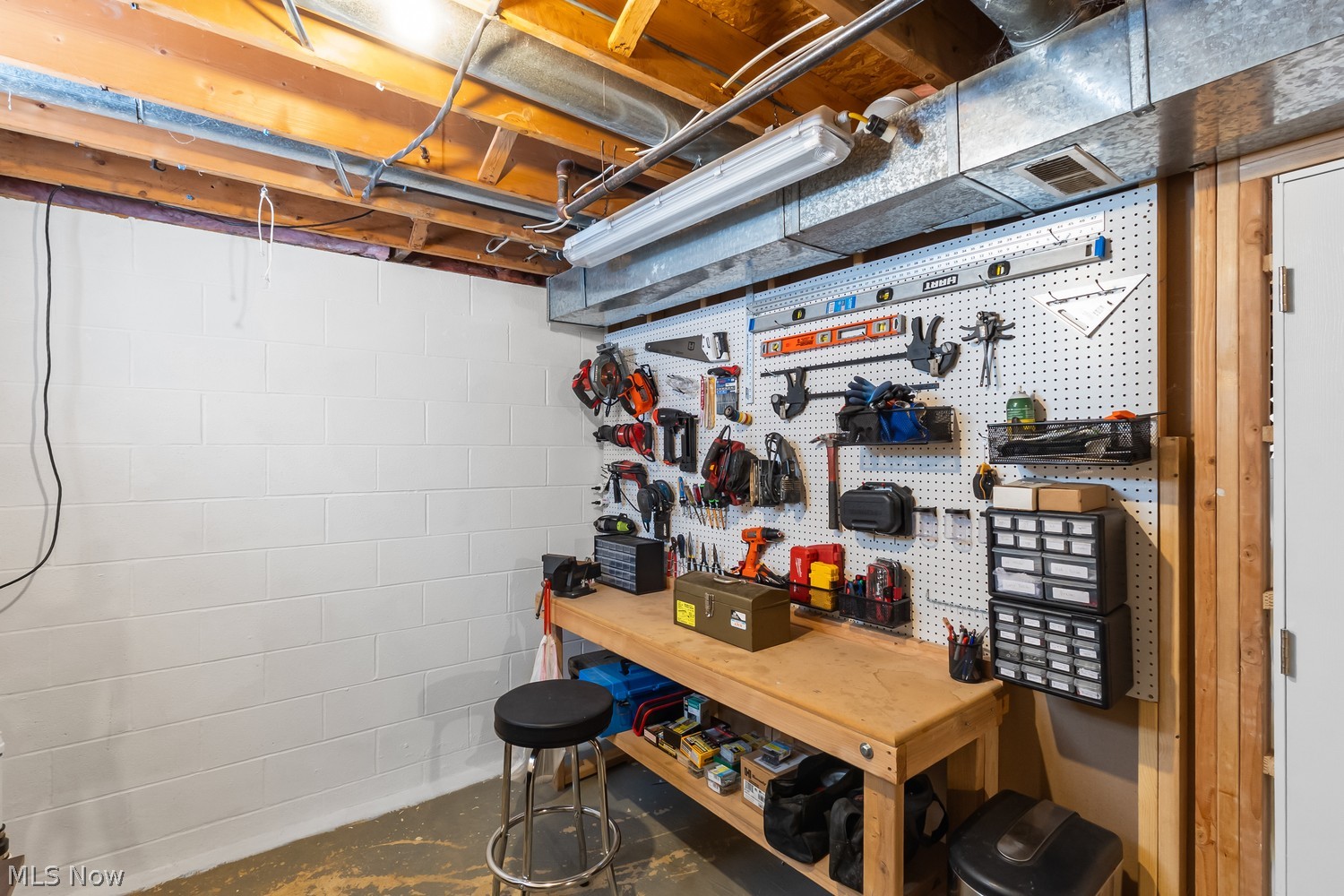 231 Woodbridge Lane Chardon OH 44024