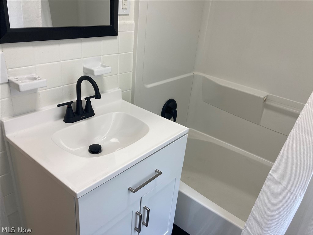 5299 Haverford Drive Lyndhurst OH 44124