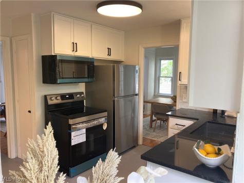 5299 Haverford Drive Lyndhurst OH 44124