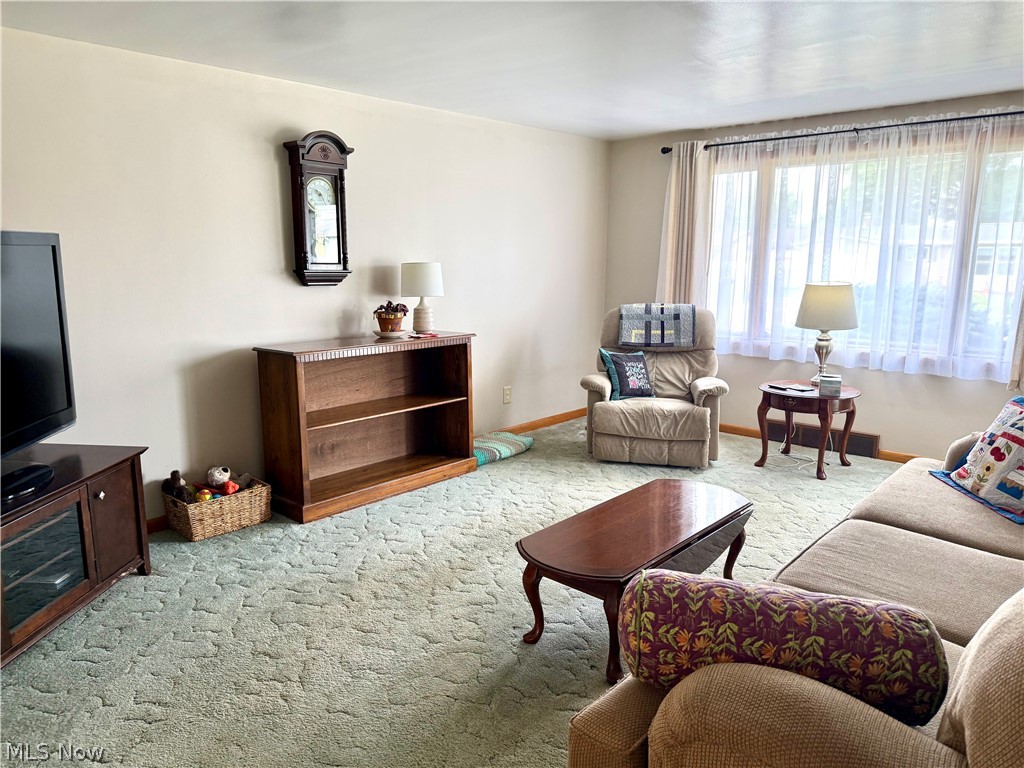 917 Prospect Street NW New Philadelphia OH 44663