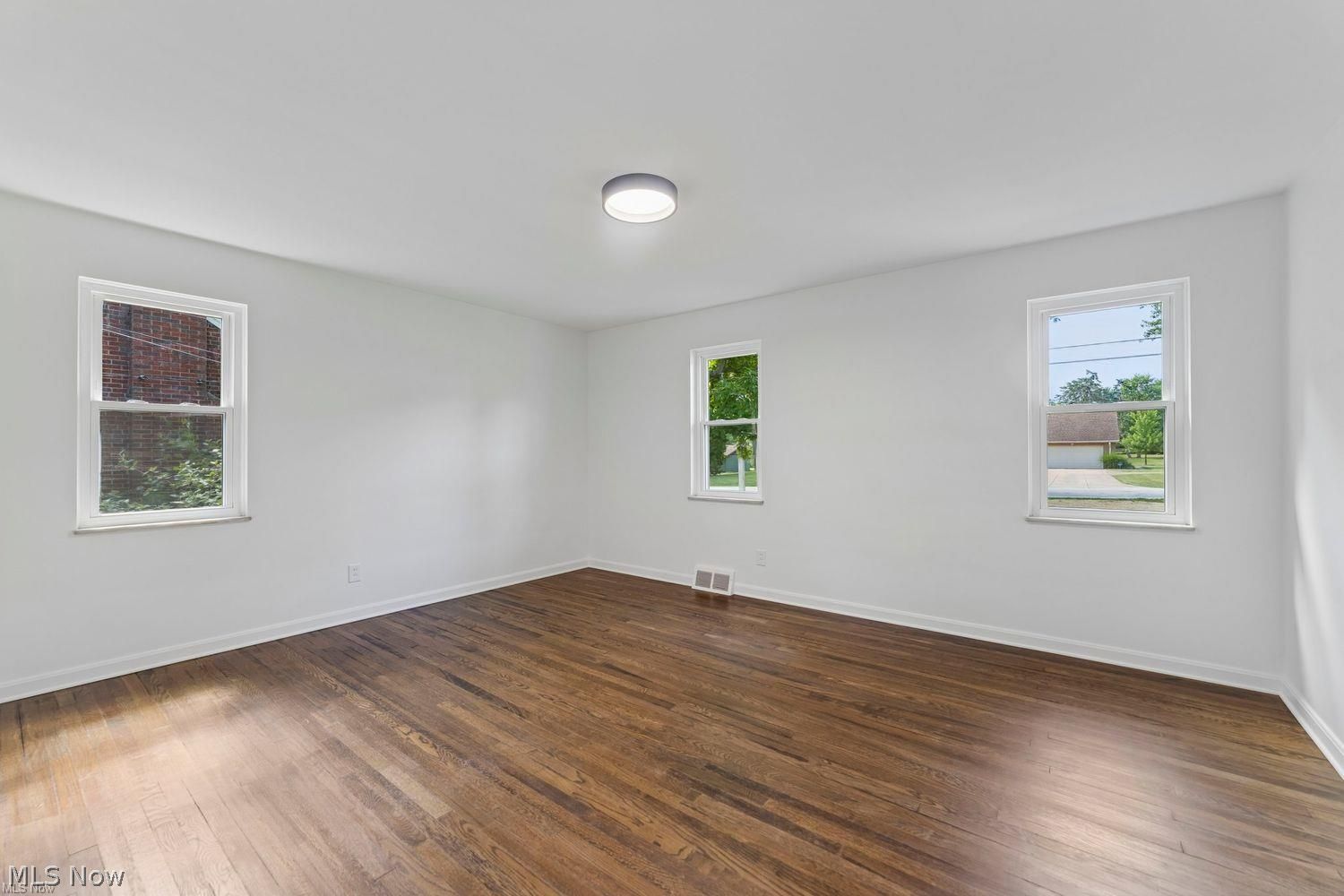 489 Mapleview Drive Seven Hills OH 44131