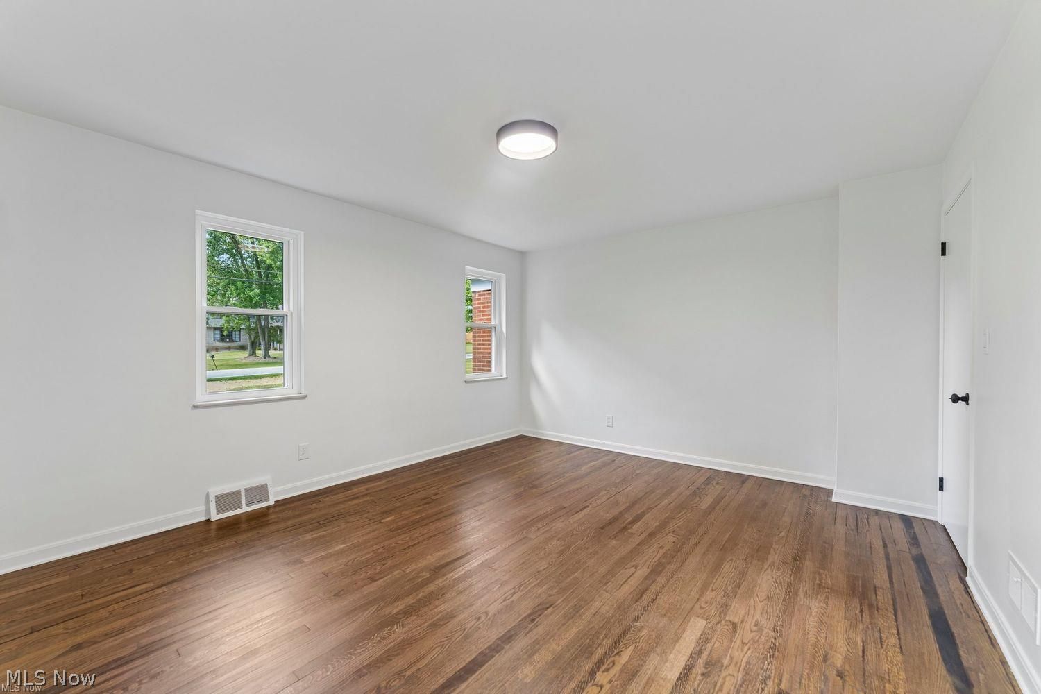 489 Mapleview Drive Seven Hills OH 44131