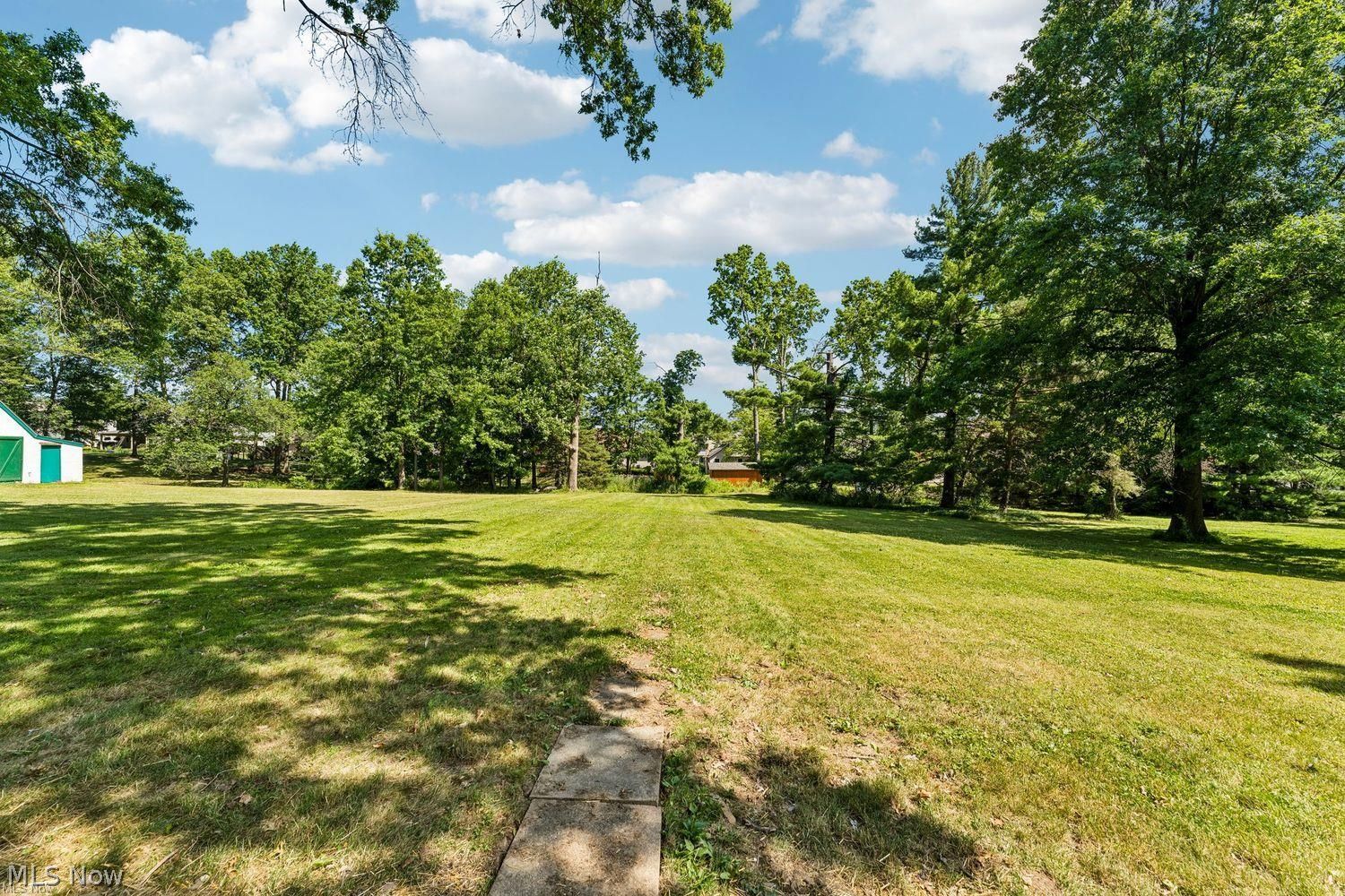 489 Mapleview Drive Seven Hills OH 44131