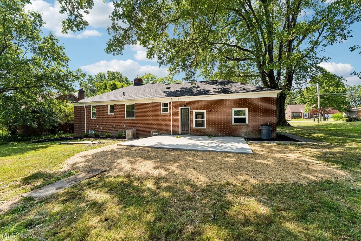 489 Mapleview Drive Seven Hills OH 44131