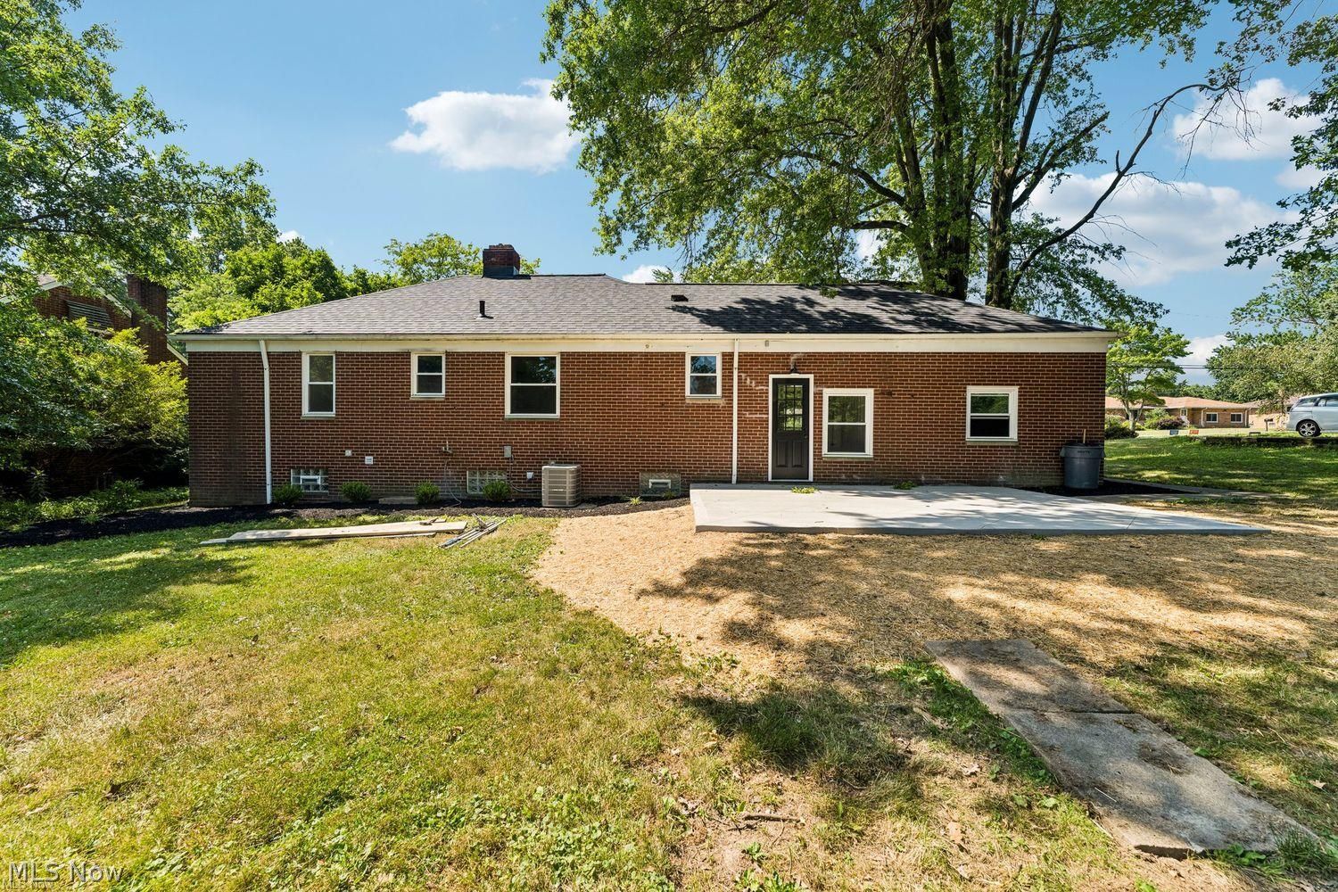 489 Mapleview Drive Seven Hills OH 44131