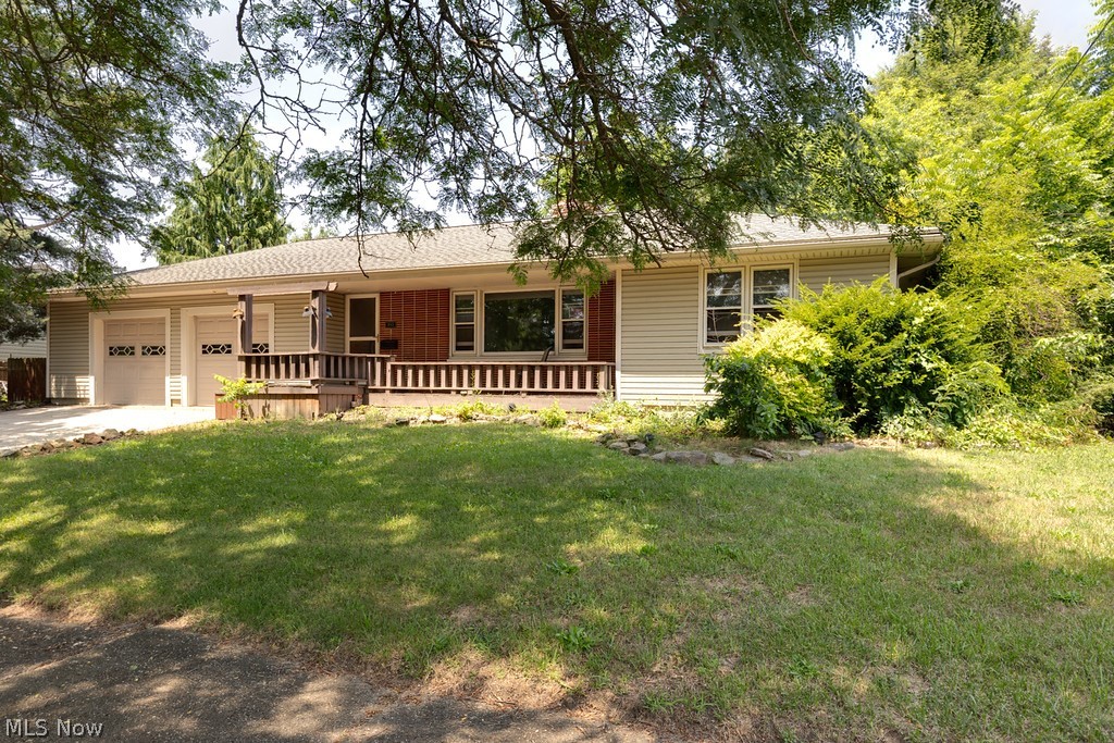 985 Carnegie Avenue Akron OH 44314