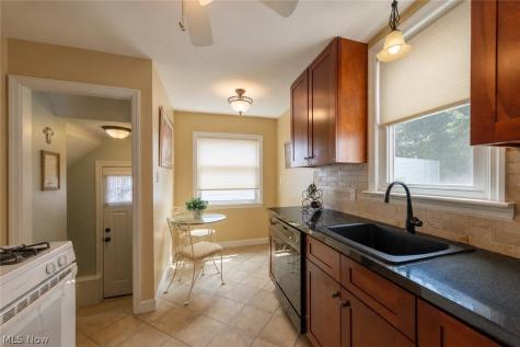 9408 S Highland Avenue Garfield Heights OH 44125