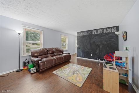 2681 Country Squire Street NW Uniontown OH 44685