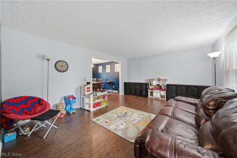 2681 Country Squire Street NW Uniontown OH 44685