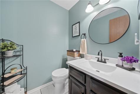 2681 Country Squire Street NW Uniontown OH 44685