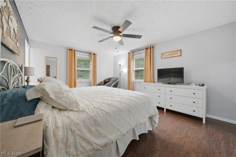 2681 Country Squire Street NW Uniontown OH 44685