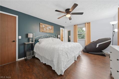 2681 Country Squire Street NW Uniontown OH 44685