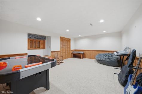 2681 Country Squire Street NW Uniontown OH 44685