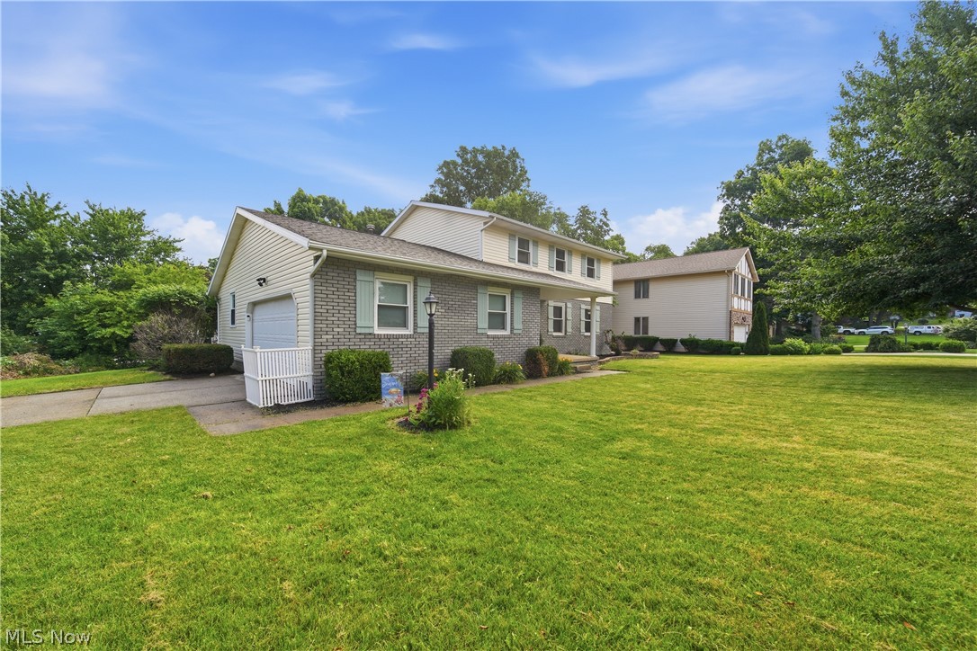 2681 Country Squire Street NW Uniontown OH 44685
