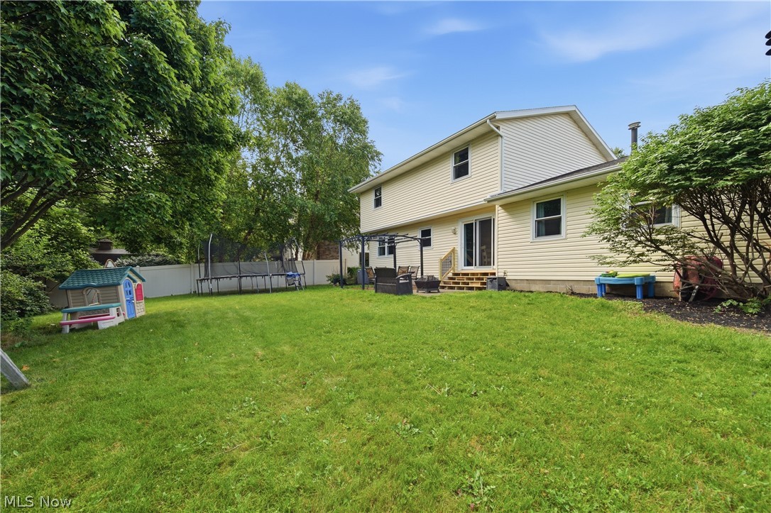 2681 Country Squire Street NW Uniontown OH 44685