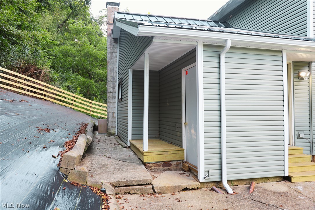 24981 Township Road 26 Road Coshocton OH 43812