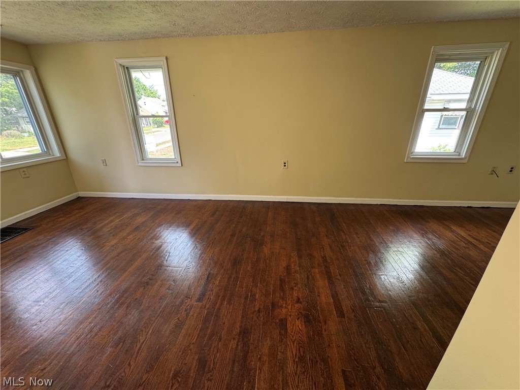 974 Wyley Avenue Akron OH 44306