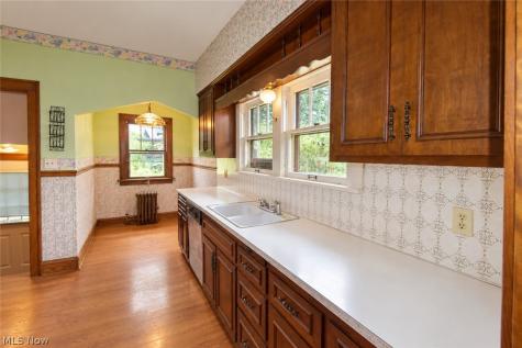 5883 Clearview Drive Parma Heights OH 44130