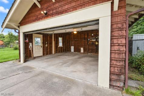 5883 Clearview Drive Parma Heights OH 44130